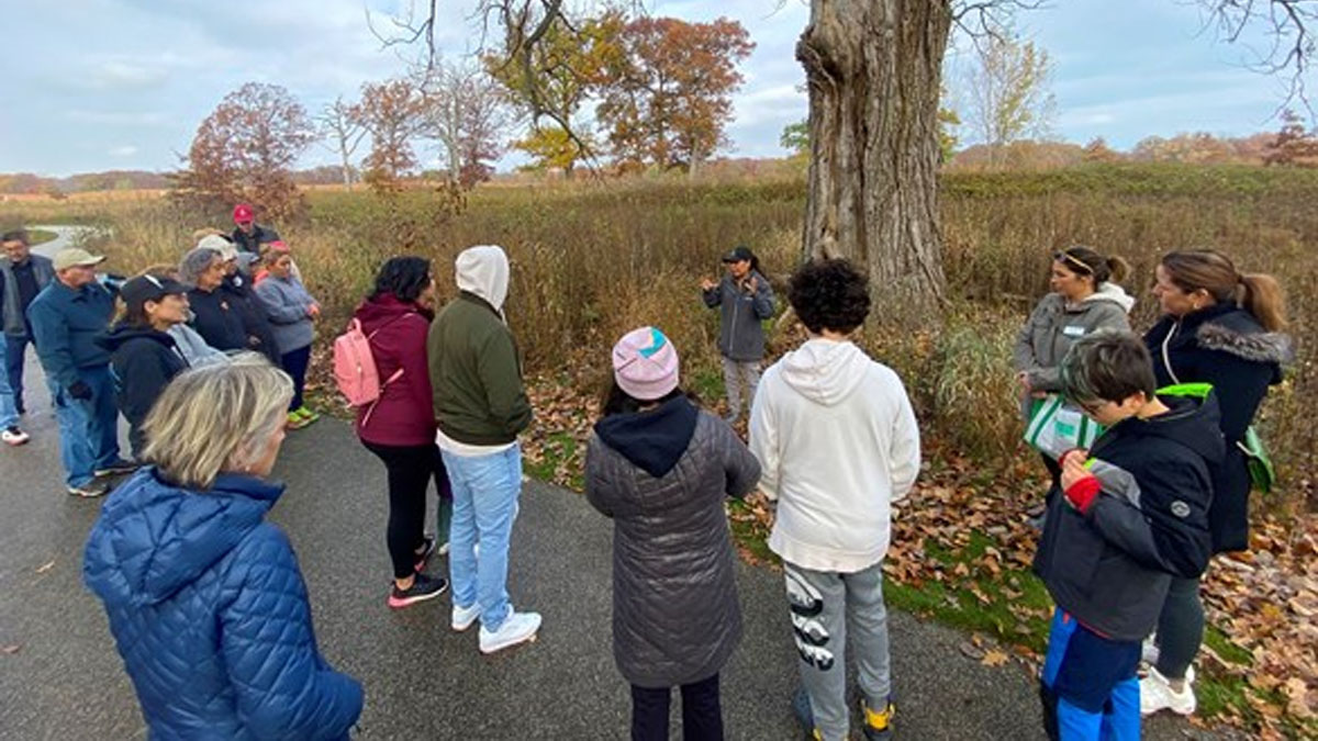Caminata en Espanol (Walk in Spanish) at Heron Creek in Lake Zurich